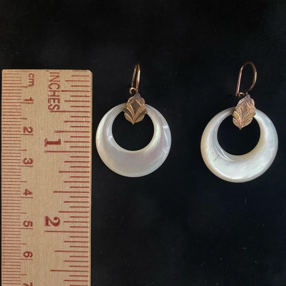 💔SOLD💔Victorian Jewelry Antique gold filled Mother of Pearl dangle earrings - Picture 5 of 12